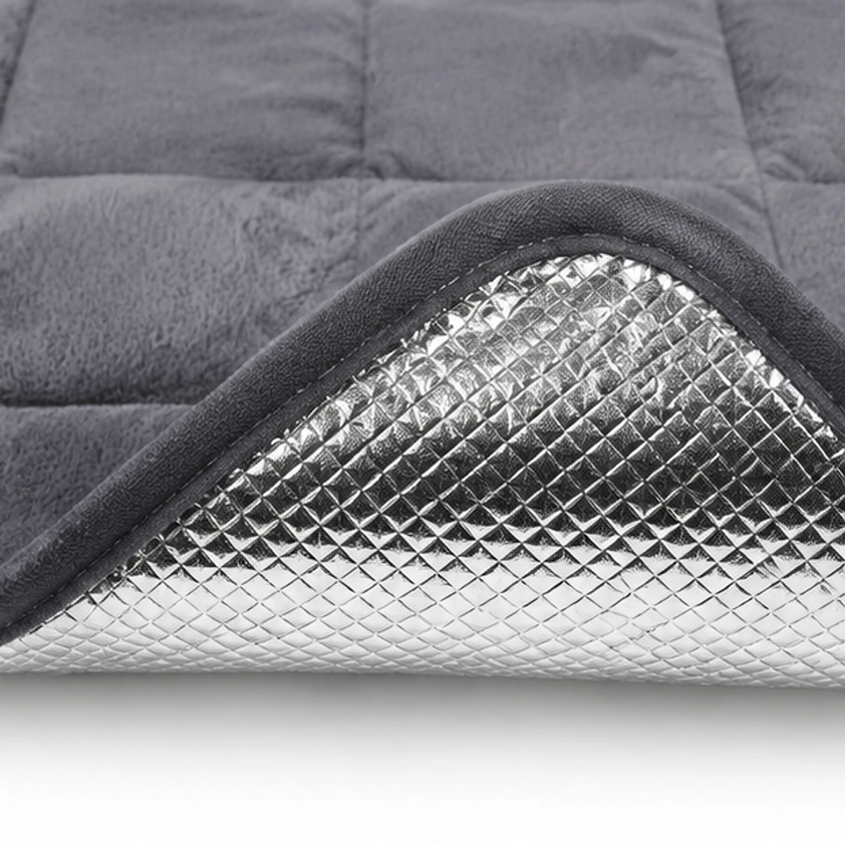 Reflective Self-Warming Crate Mat detail