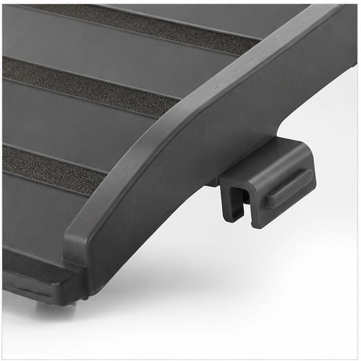 Smart Litter Box Entry Ramp detail