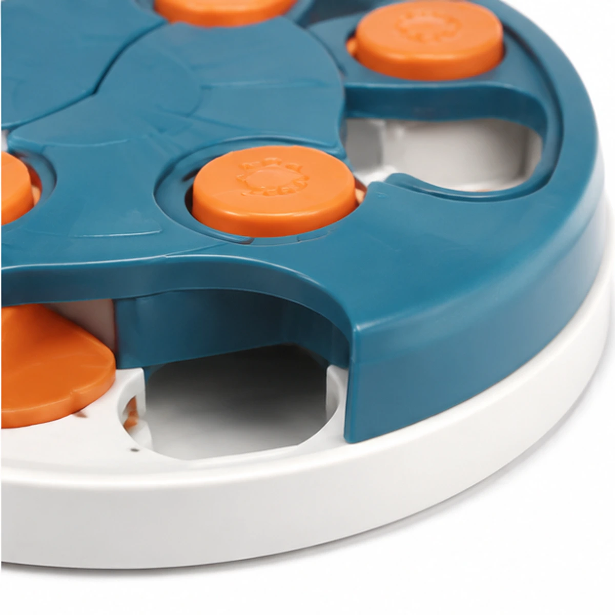 Timed Puzzle Feeder detail